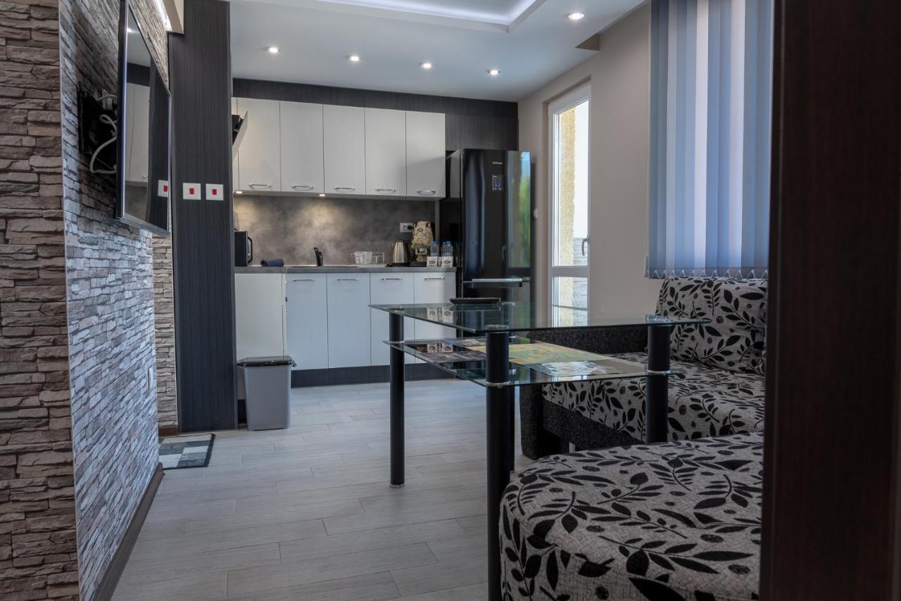 Apartment Central-Lux 1 Veliko Turnovo Bagian luar foto